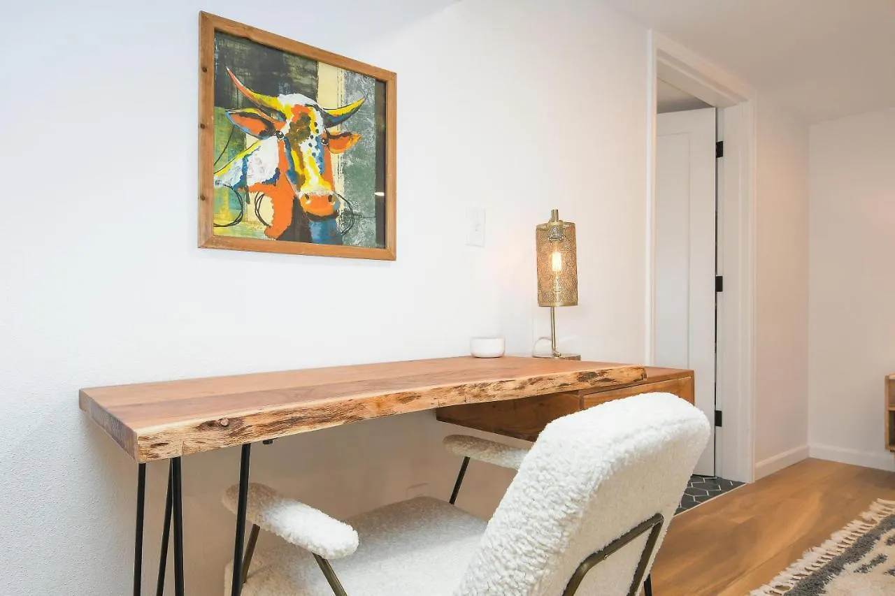 Bright & Modern Basement Apartment Dt N'Hood Vancouver USA