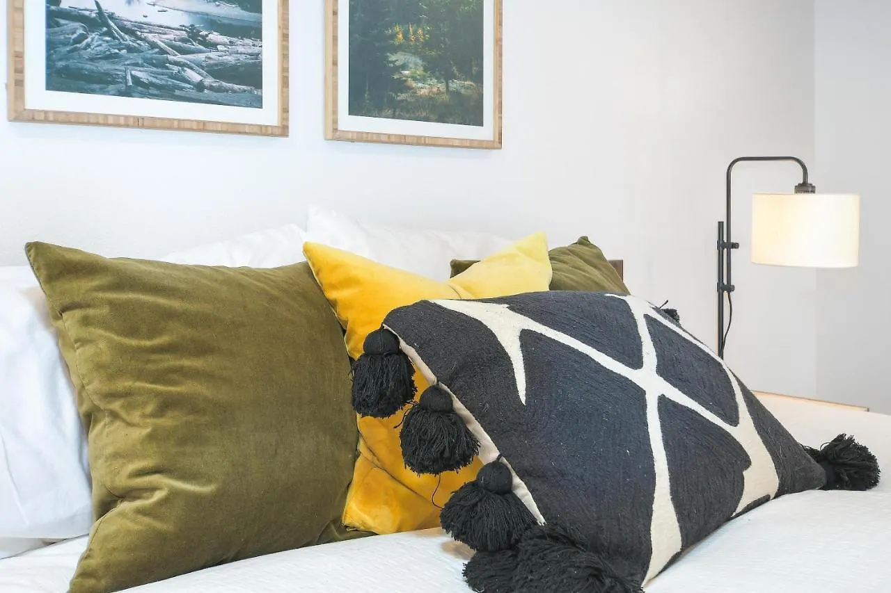 Bright & Modern Basement Apartment Dt N'Hood Vancouver