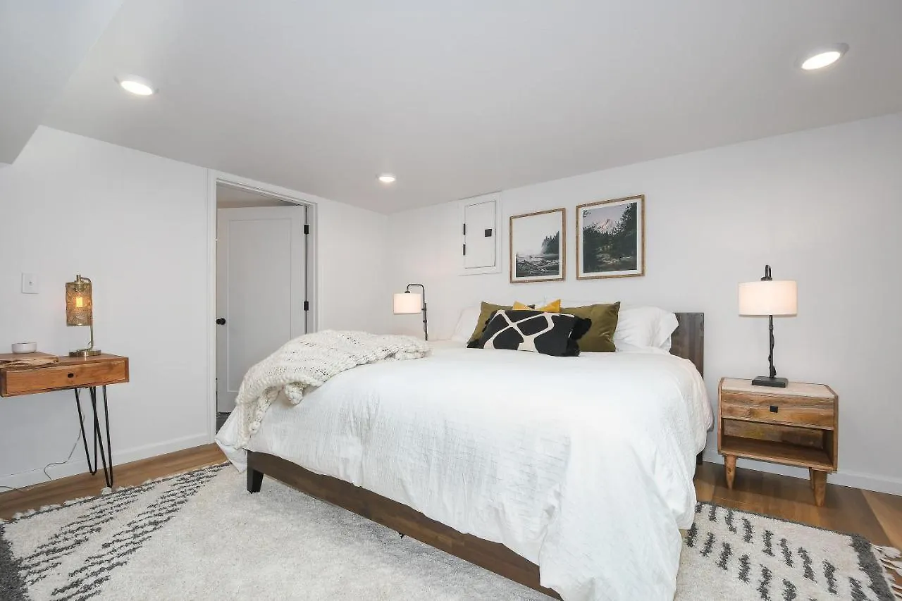 Bright & Modern Basement Apartment Dt N'Hood Vancouver