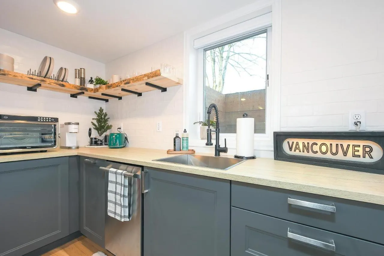 Bright & Modern Basement Apartment Dt N'Hood Vancouver